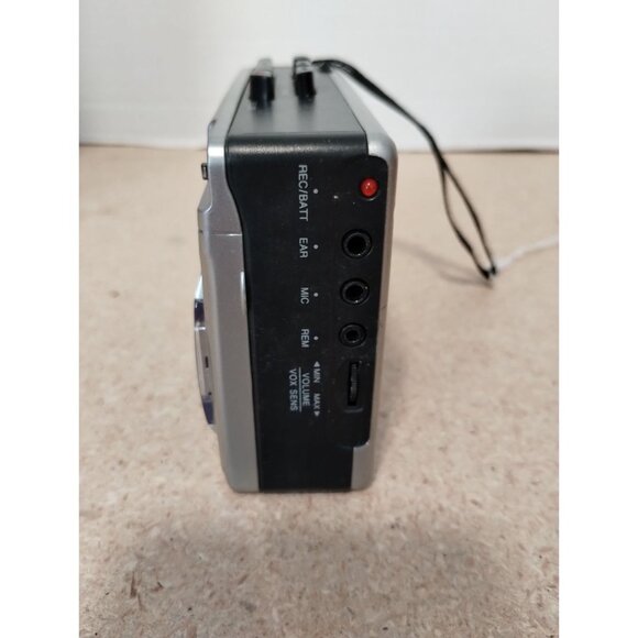 RadioShack CRT-122 Working Cassette Tape Recorder Voice Activation & Carry Strap - Picture 3 of 6